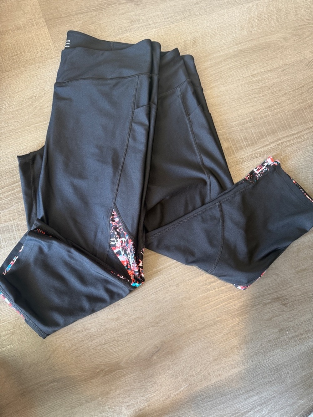 Under Armour 2 PAIRS Under Armour HeatGear Printed Ankle Crop Leggings - XL